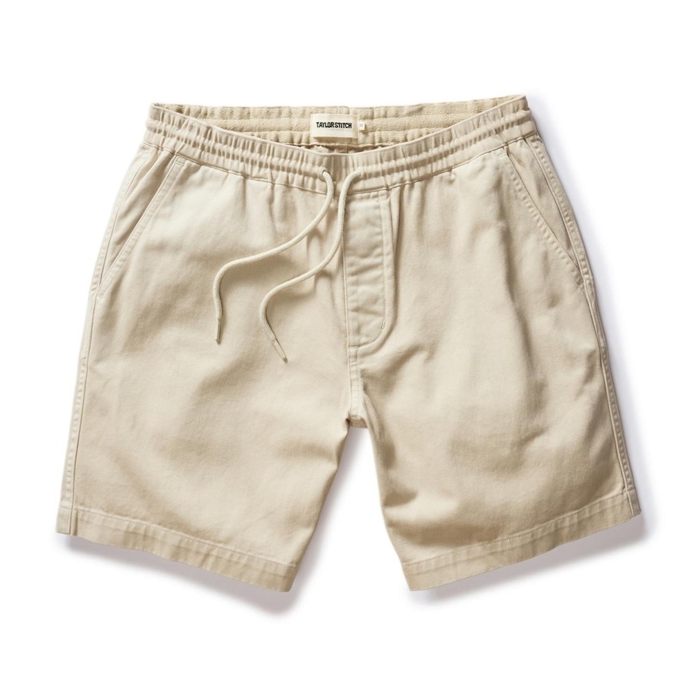 Taylor Stitch - The Apres Short - 7" in Aged Stone